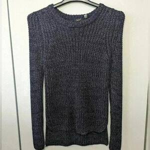 DEX Crochet long sleeve shirt size medium Purple ans black In GREAT used conditi